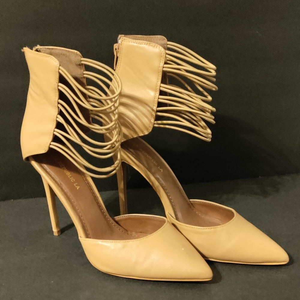 Shoes - Picture 2 of 4
